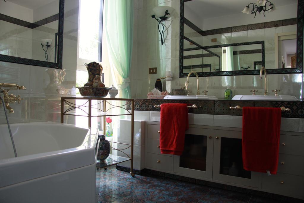 The Incantation Guest House Montesilvano Marina Zimmer foto